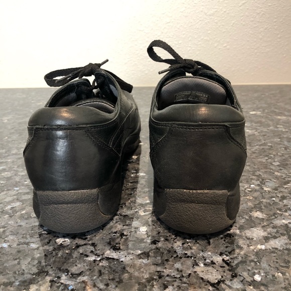 Dansko Kip black leather lace up walking shoes - Picture 2 of 10